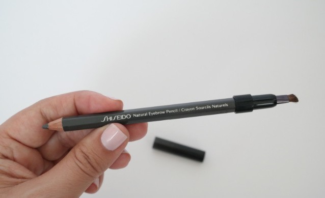 Что представляет собой карандаш для бровей Shiseido Natural eyebrow Pencil