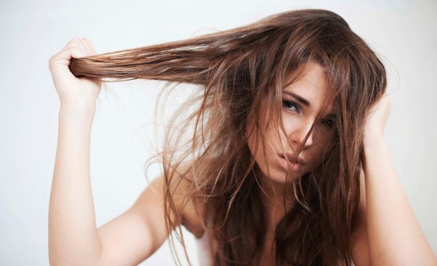 Витамин A для волос женщин: польза, рецепты масок