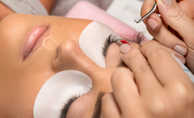 Наращивание ресниц
